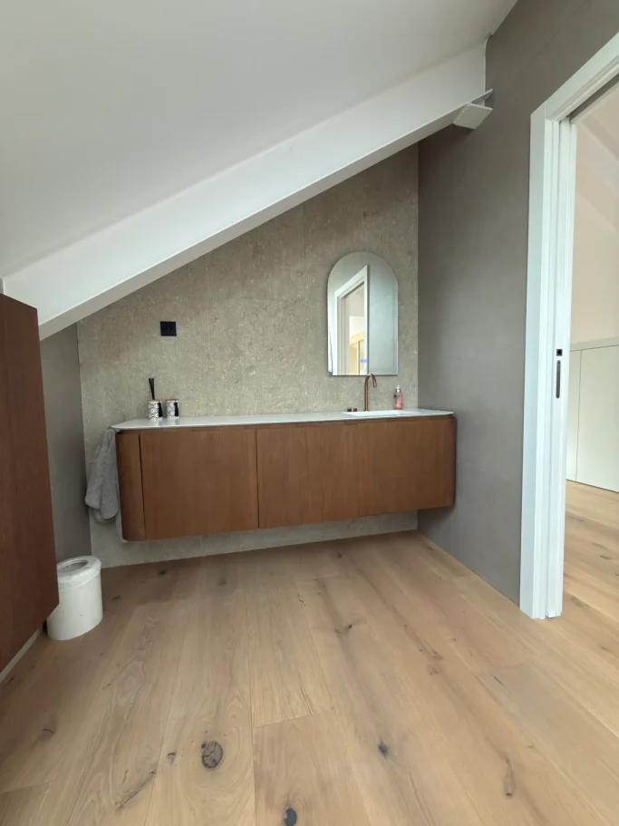 Reforma de Baño Reforma de baño en Madrid con mueble y acabados premium por Valandecor.